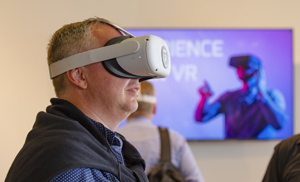 VR